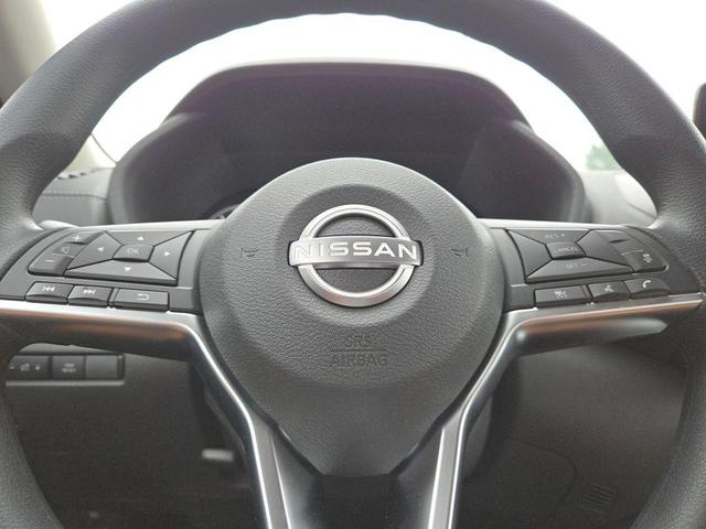 Photo of 2025 Aspen White Nissan Sentra