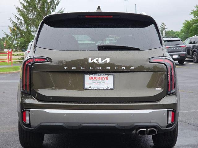 Photo of 2025 Dark Moss Kia Telluride
