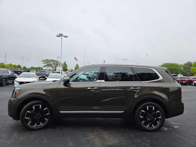 Photo of 2025 Dark Moss Kia Telluride