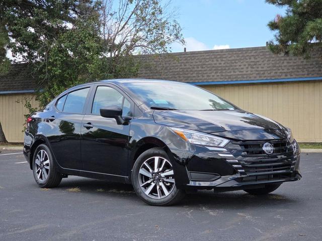 Photo of 2025 Black Nissan Versa