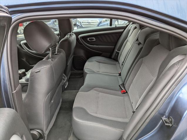 Photo of 2018 Blue Metallic Ford Taurus
