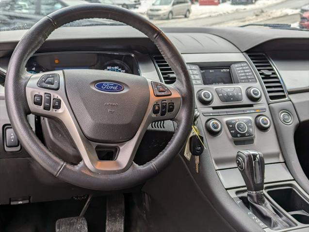 Photo of 2018 Blue Metallic Ford Taurus