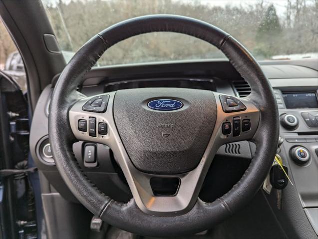Photo of 2018 Blue Metallic Ford Taurus
