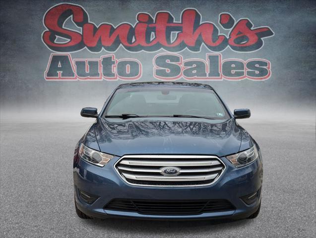 Photo of 2018 Blue Metallic Ford Taurus