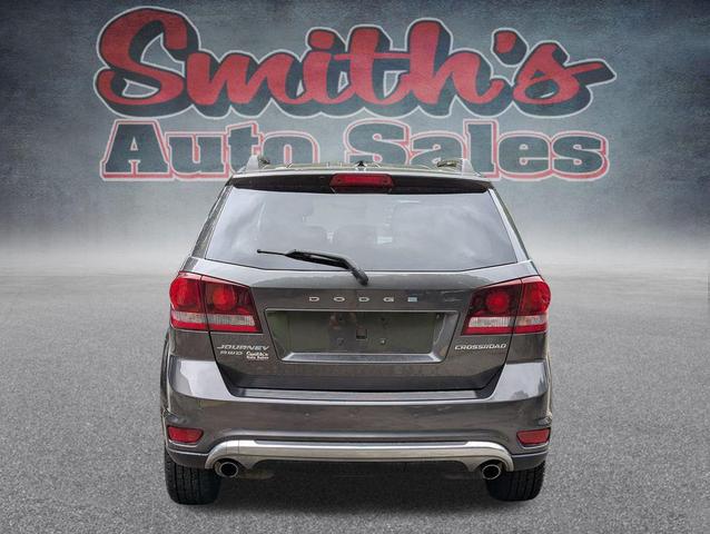 Photo of 2017 Granite Crystal Metallic Clearcoat Dodge Journey