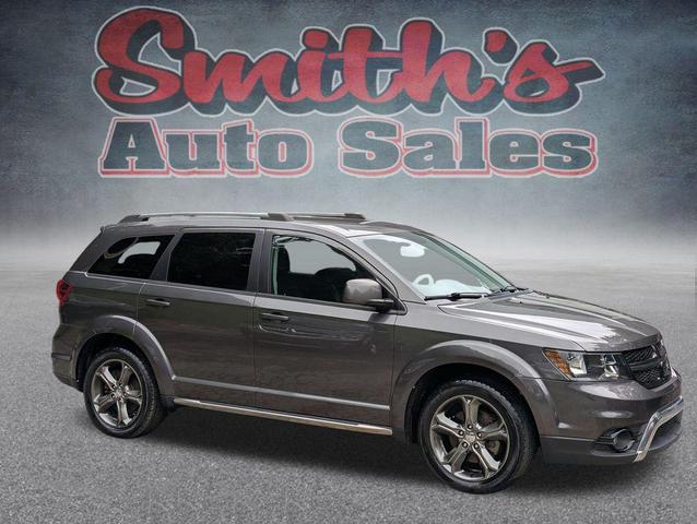 Photo of 2017 Granite Crystal Metallic Clearcoat Dodge Journey