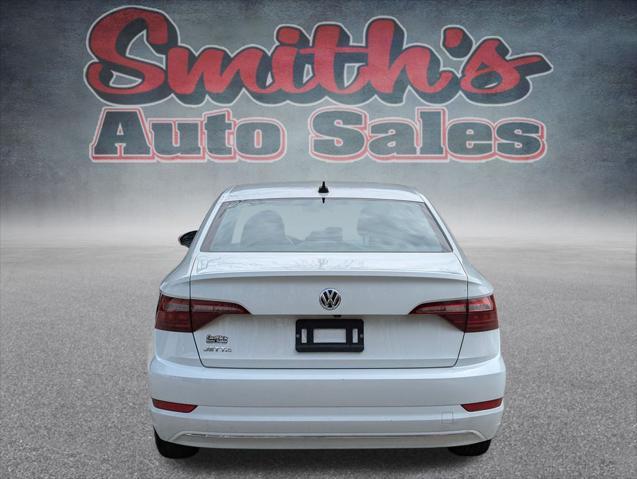 Photo of 2021 Pure White Volkswagen Jetta