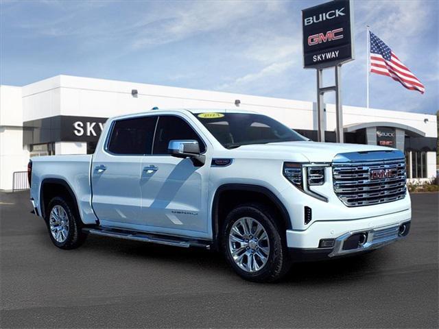 Photo of 2024 Summit White GMC Sierra 1500