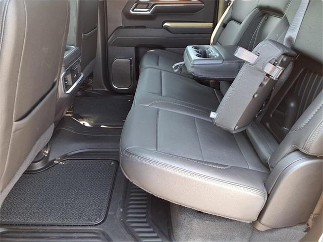 Photo of 2024 Summit White GMC Sierra 1500