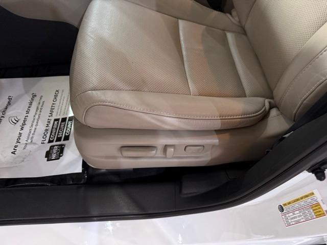 Photo of 2021 White Honda Pilot