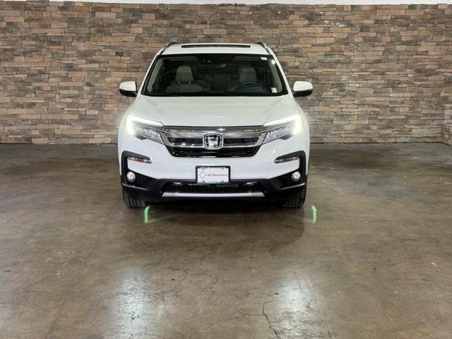 Photo of 2021 White Honda Pilot