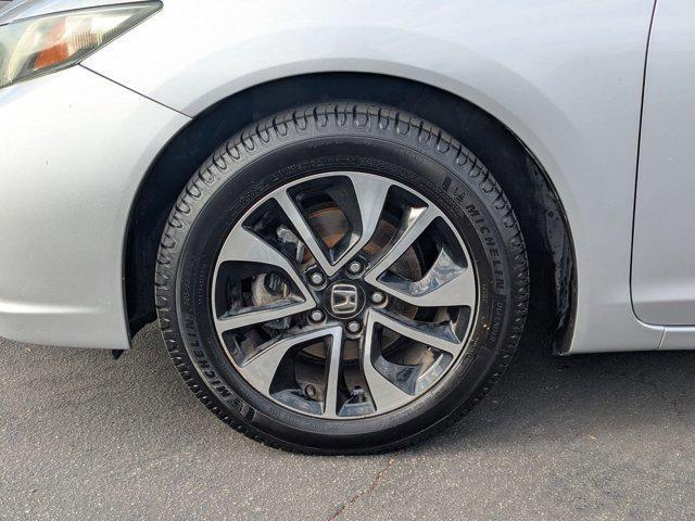 Photo of 2015 Alabaster Silver Metallic Honda Civic