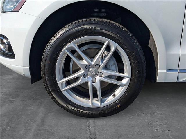 Photo of 2016 Ibis White Audi Q5