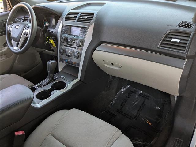 Photo of 2015 Oxford White Ford Explorer