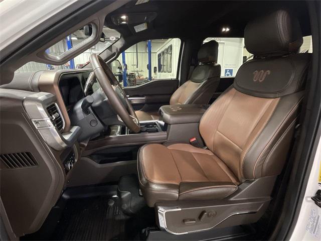 Photo of 2025 STAR WHITE Ford F-350