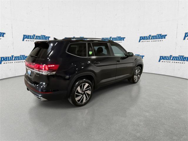 Photo of 2025 Silver Mist Metallic Volkswagen Atlas