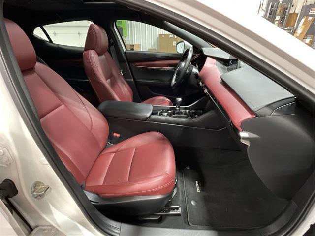 Photo of 2025 Snowflake White Pearl Mica Mazda Mazda3