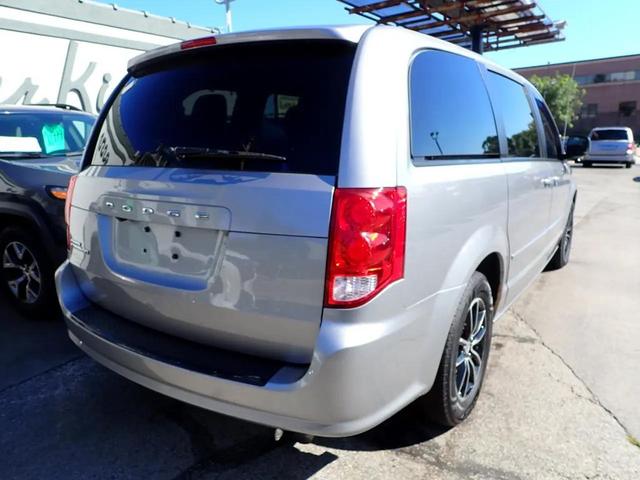 Photo of 2015 Silver Dodge Grand Caravan