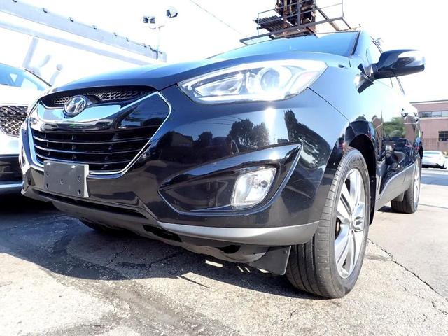 Photo of 2015 Black Hyundai TUCSON