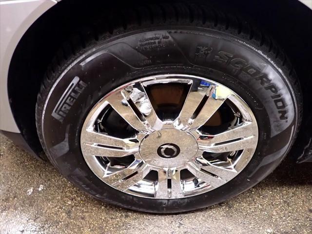 Photo of 2010 Silver Cadillac SRX