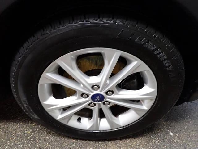 Photo of 2017 Blue Ford Escape