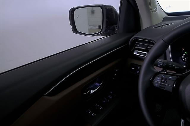 Photo of 2025 White Pearl Honda Pilot