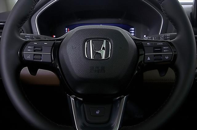 Photo of 2025 White Pearl Honda Pilot