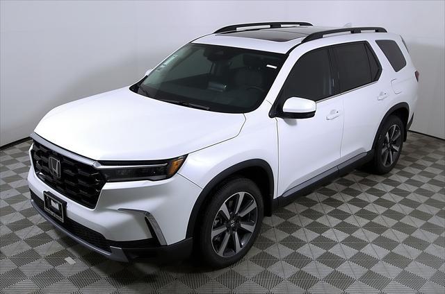 Photo of 2025 White Pearl Honda Pilot