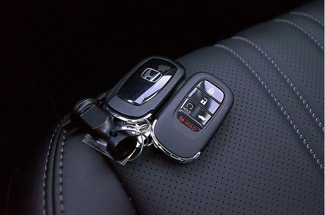 Photo of 2026 Crystal Black Pearl Honda HR-V