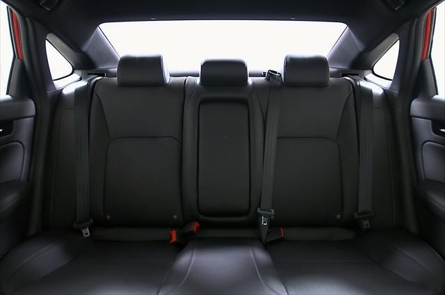 Photo of 2025 White Pearl Honda Civic Hybrid