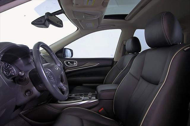 Photo of 2020 Majestic White INFINITI QX60
