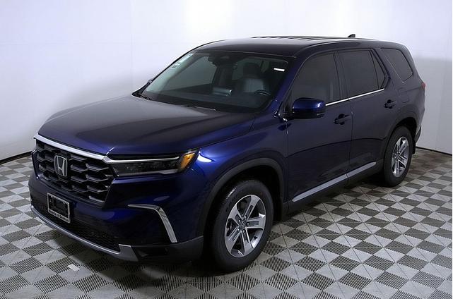 Photo of 2025 Obsidian Blue Pearl Honda Pilot