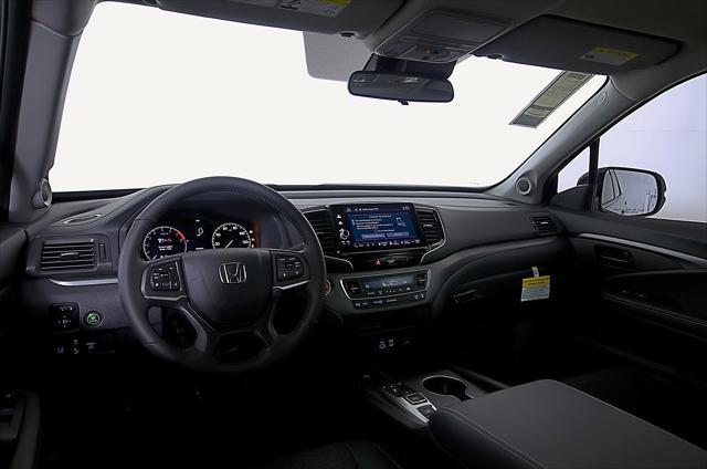 Photo of 2025 Solar Silver Metallic Honda Ridgeline