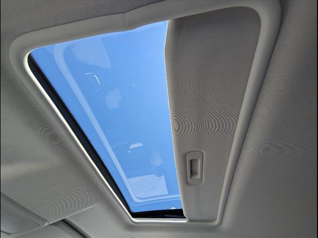 Photo of 2020 White Platinum Metallic Tri-Coat Ford EcoSport