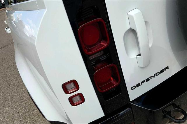 Photo of 2025 Fuji White Land Rover Defender