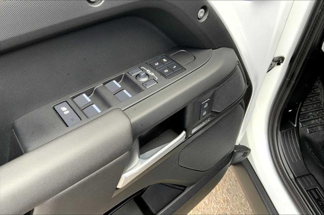 Photo of 2025 Fuji White Land Rover Defender