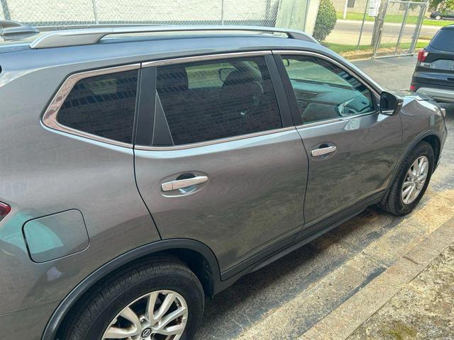 Photo of 2020 Gray Nissan Rogue