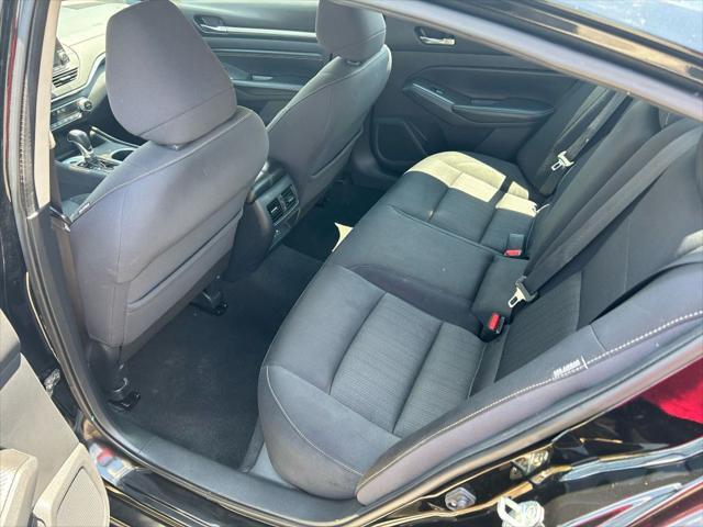 Photo of 2019 Gray Nissan Altima