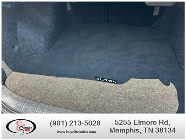 Photo of 2019 Gray Nissan Altima