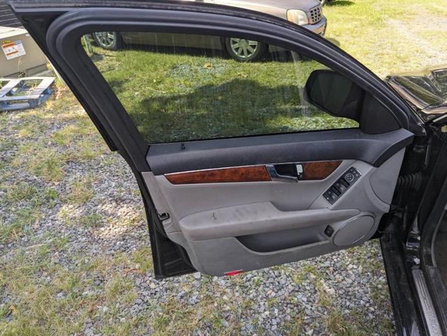 Photo of 2008 Black Mercedes-Benz C-Class