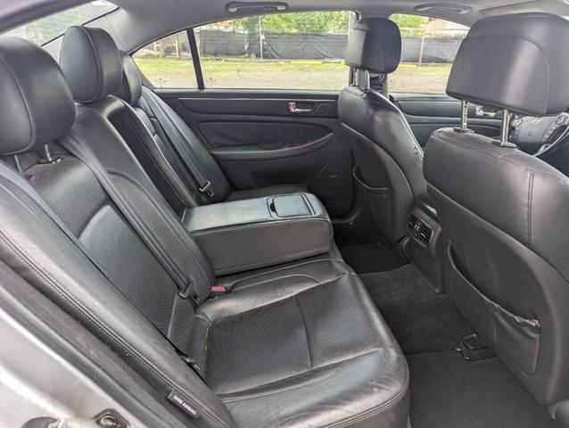 Photo of 2010 Titanium Gray Metallic Hyundai Genesis