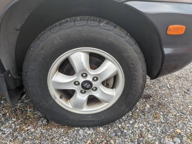 Photo of 2005 Tan Hyundai SANTA FE