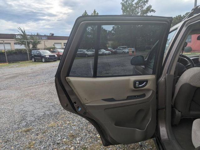 Photo of 2005 Tan Hyundai SANTA FE