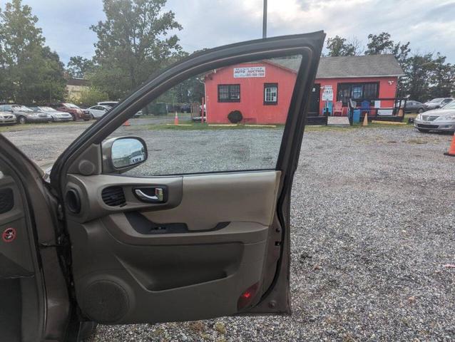 Photo of 2005 Tan Hyundai SANTA FE