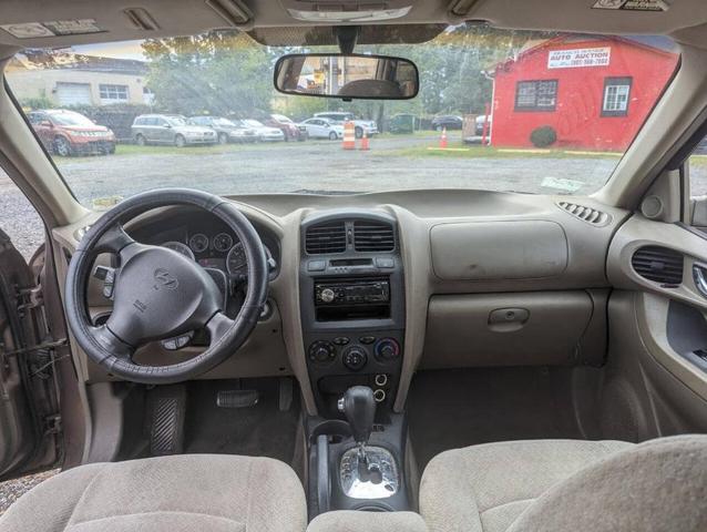 Photo of 2005 Tan Hyundai SANTA FE