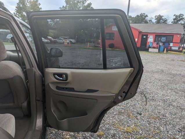 Photo of 2005 Tan Hyundai SANTA FE