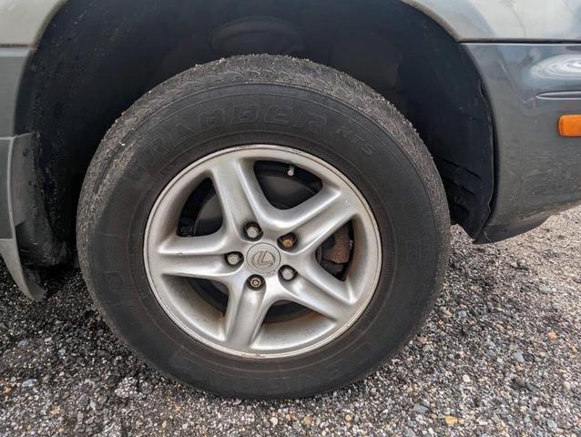 Photo of 2001 Gray Lexus RX 300