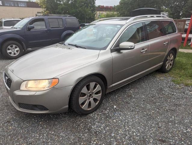 Photo of 2008 Gold Volvo V70