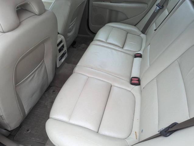 Photo of 2008 Gold Volvo V70