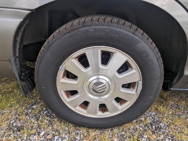 Photo of 2004 Gray Mercury Grand Marquis